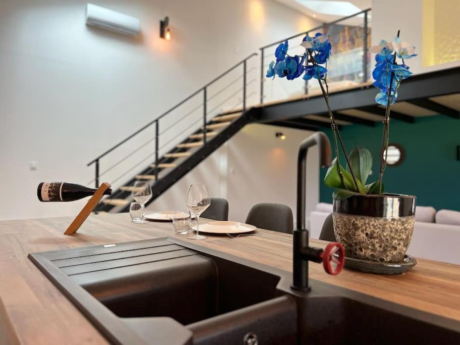 Loft Design Apartment Lapalud Exterior photo